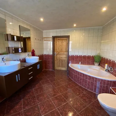 Victoria 슈바르즈하이드